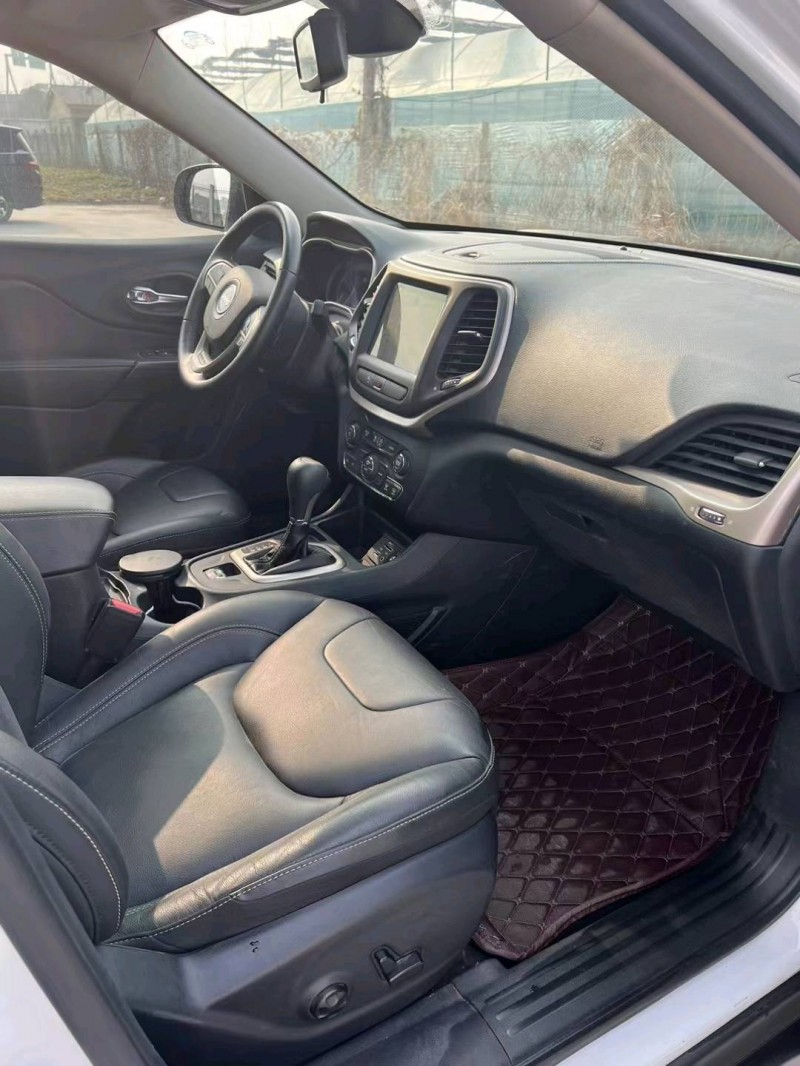 宿迁18年Jeep自由光5