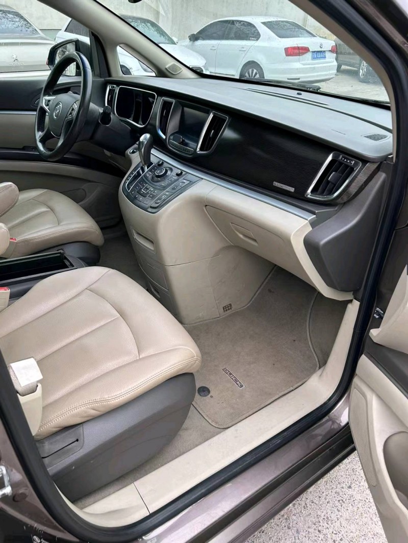 盐城11年别克GL86