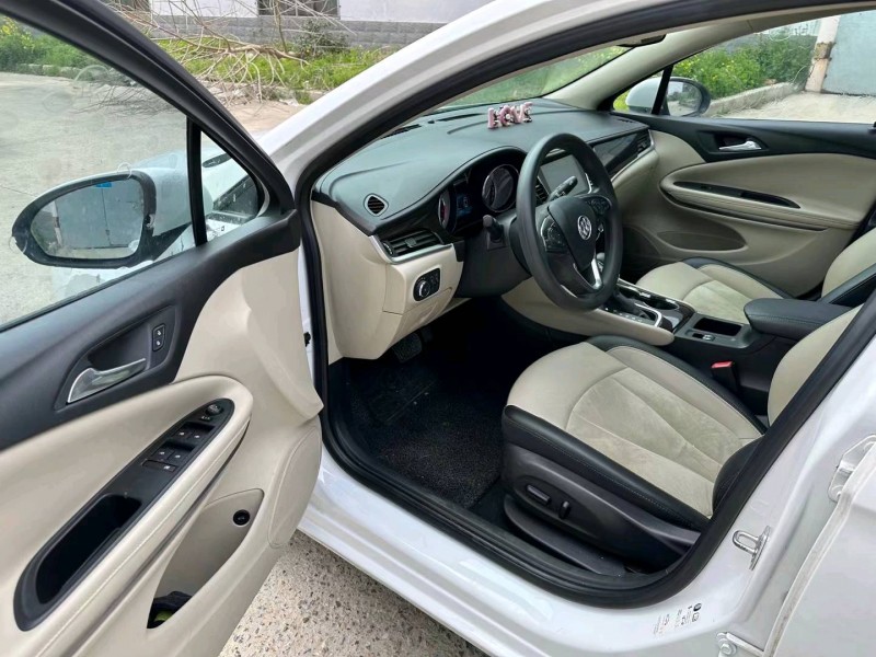 盐城18年别克威朗6