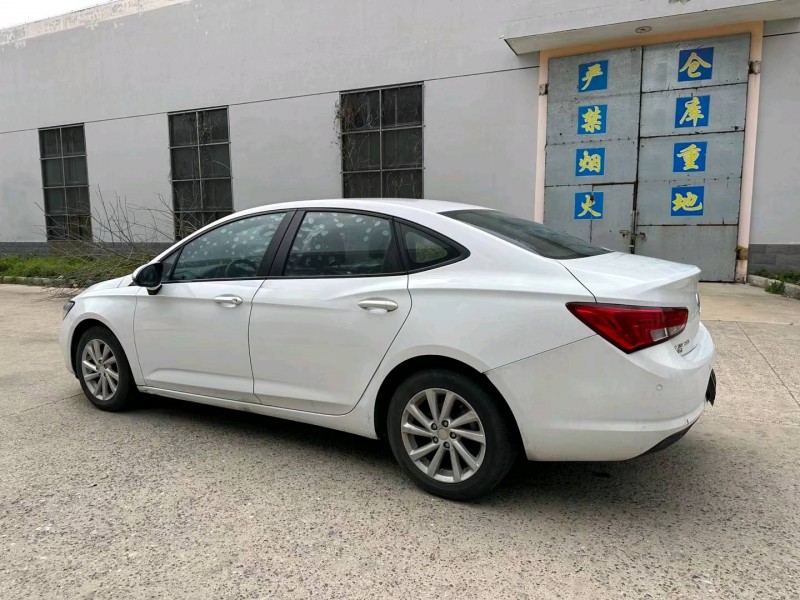 盐城18年别克威朗8