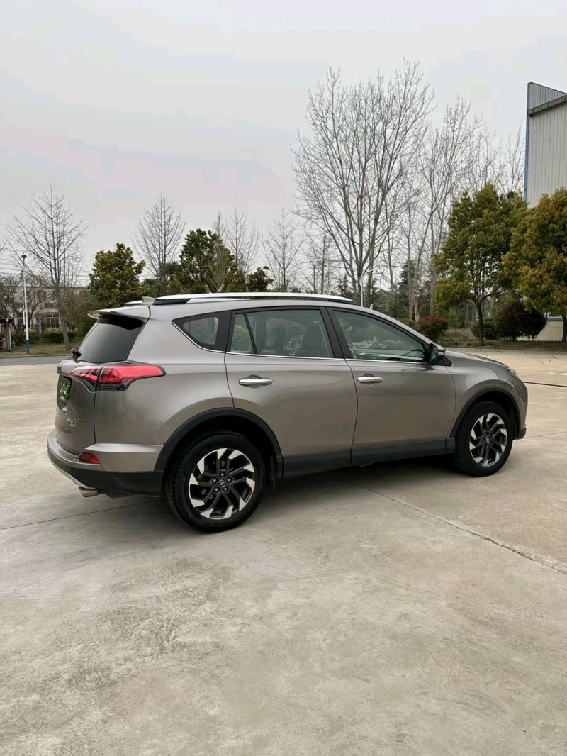 宿迁18年丰田RAV4荣放7