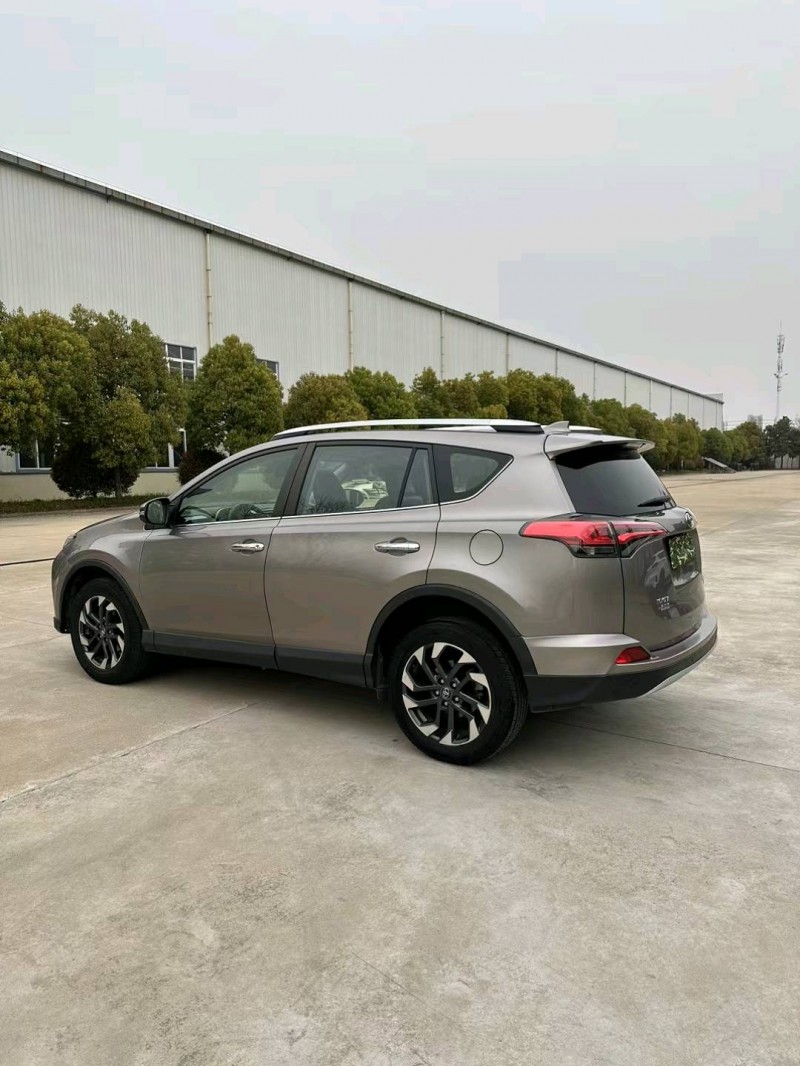 宿迁18年丰田RAV4荣放8