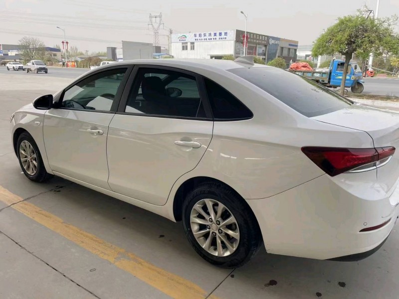 保定19年别克英朗8