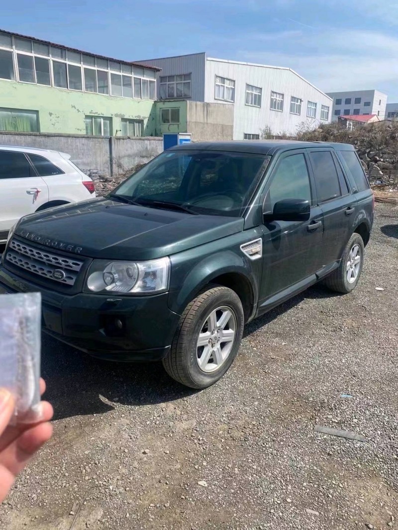 济宁11年路虎神行者2