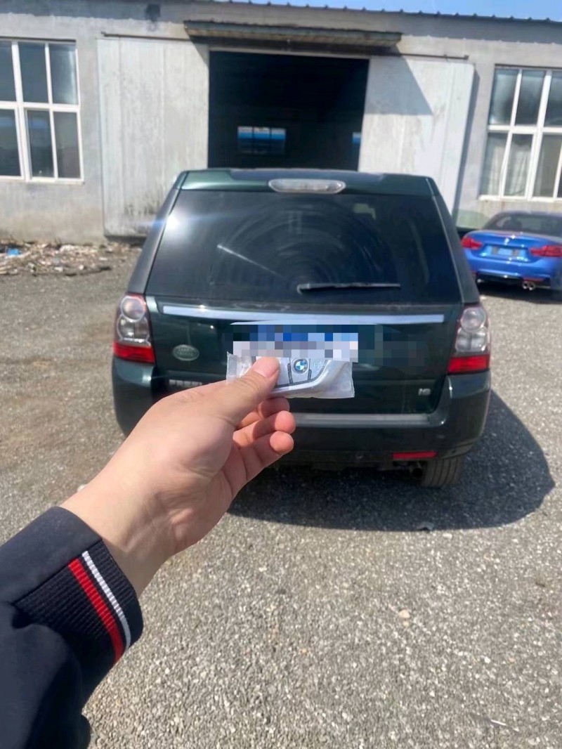 济宁11年路虎神行者7