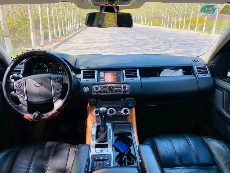 青岛13年路虎揽胜运动5