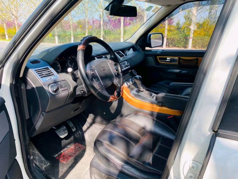 青岛13年路虎揽胜运动8