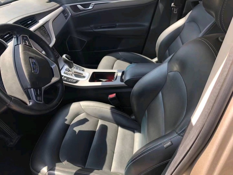 济宁19年吉利帝豪GL4