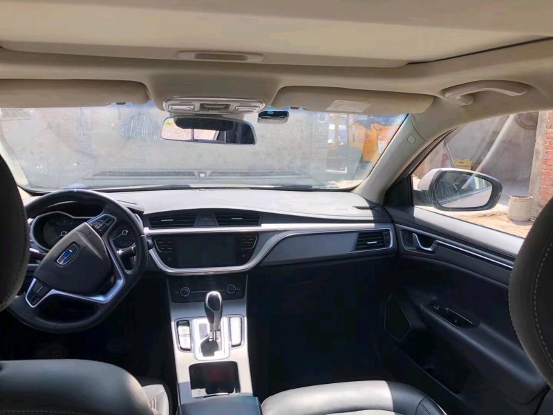 济宁19年吉利帝豪GL6