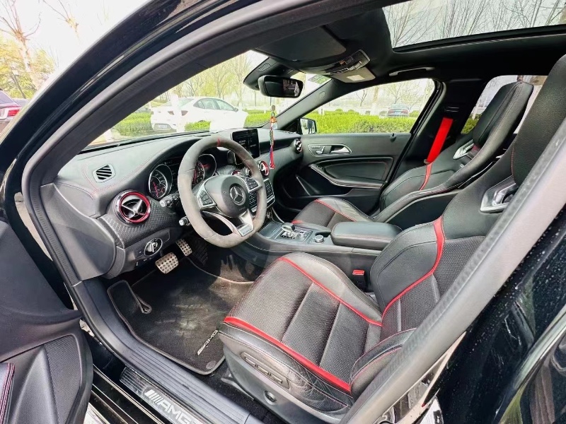 济南18年奔驰AMG2