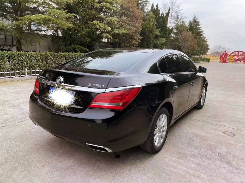 潍坊15年别克君越7