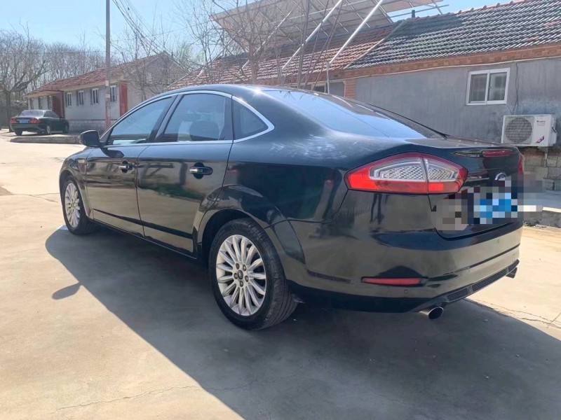 济宁11年福特蒙迪欧-致胜7