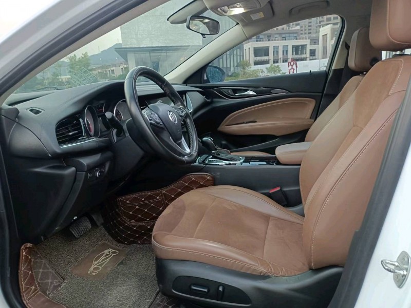 东莞19年别克君威5