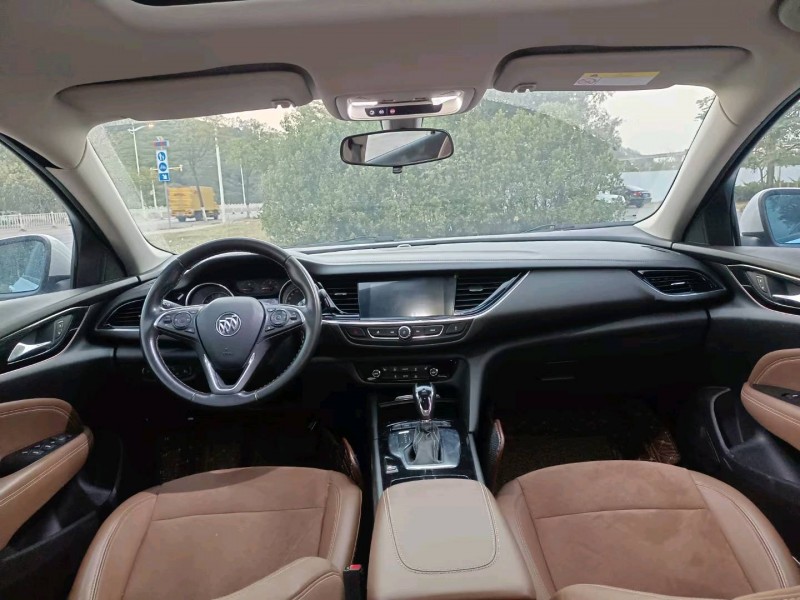 东莞19年别克君威4