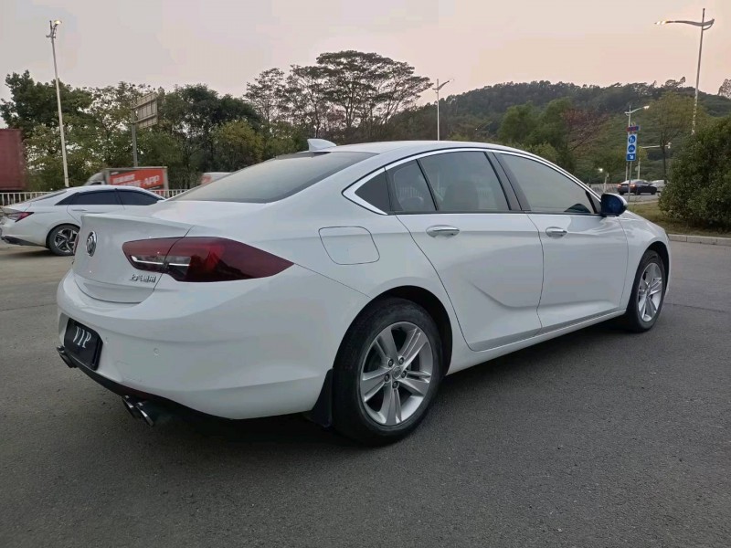 东莞19年别克君威7