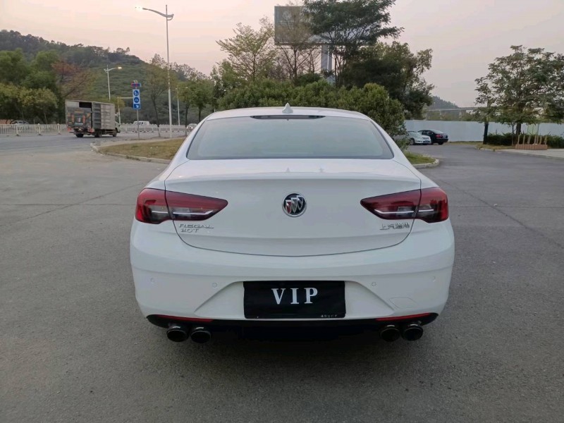 东莞19年别克君威9