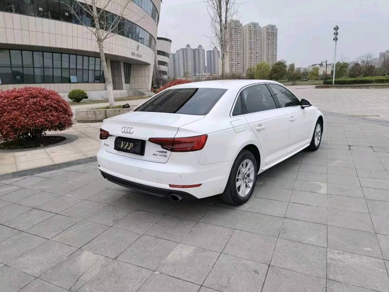 武汉17年奥迪A4L9
