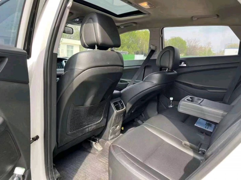 济宁16年现代途胜6