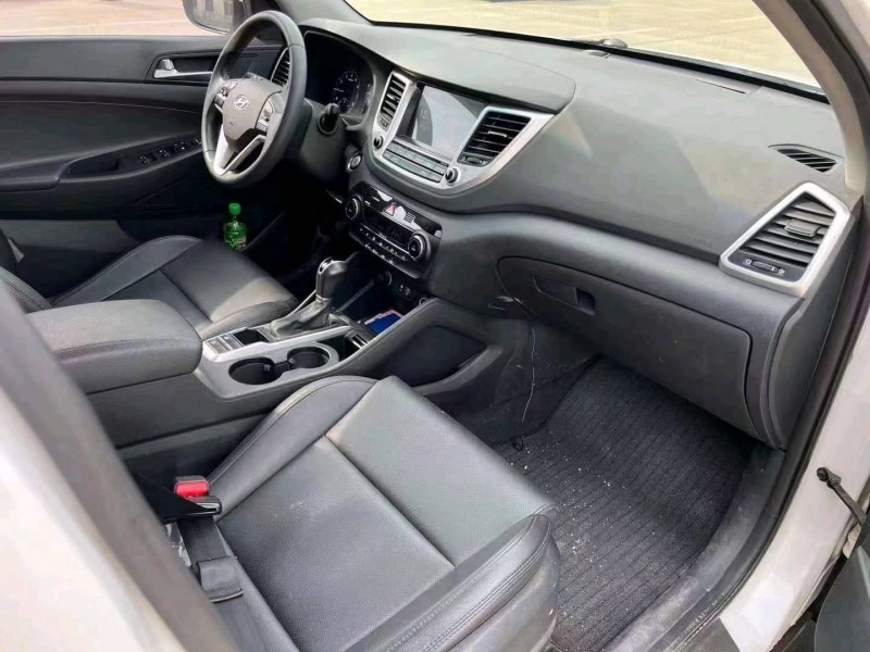 济宁16年现代途胜8