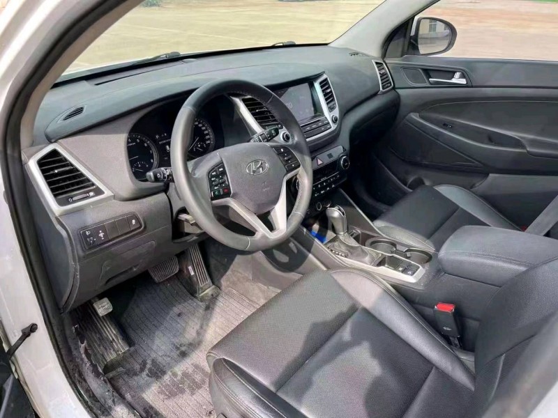 济宁16年现代途胜7