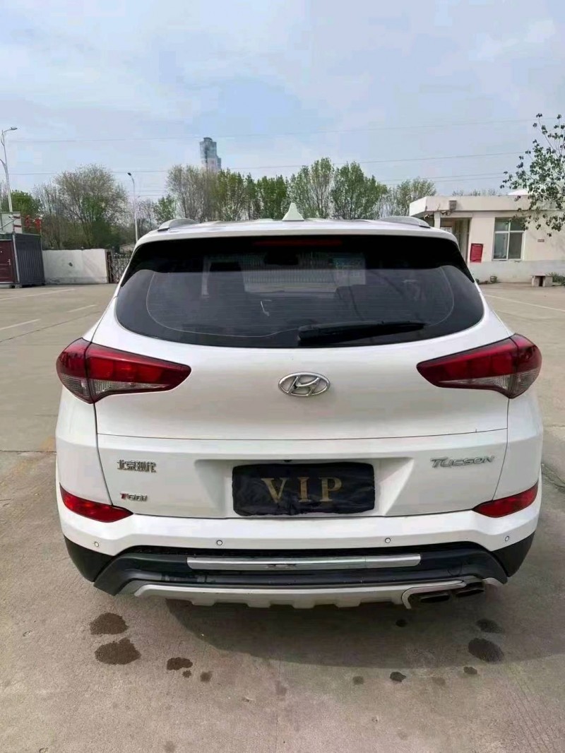 济宁16年现代途胜9