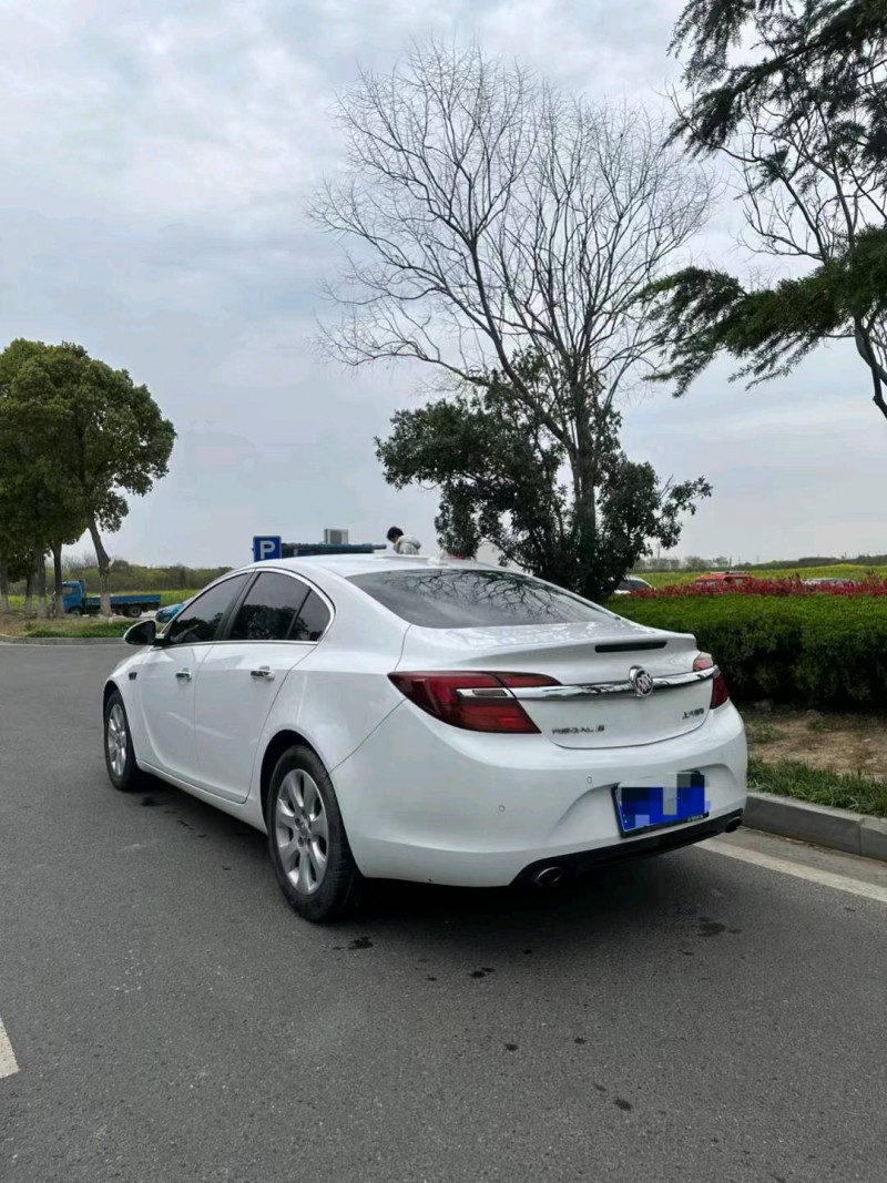 徐州16年别克君威8