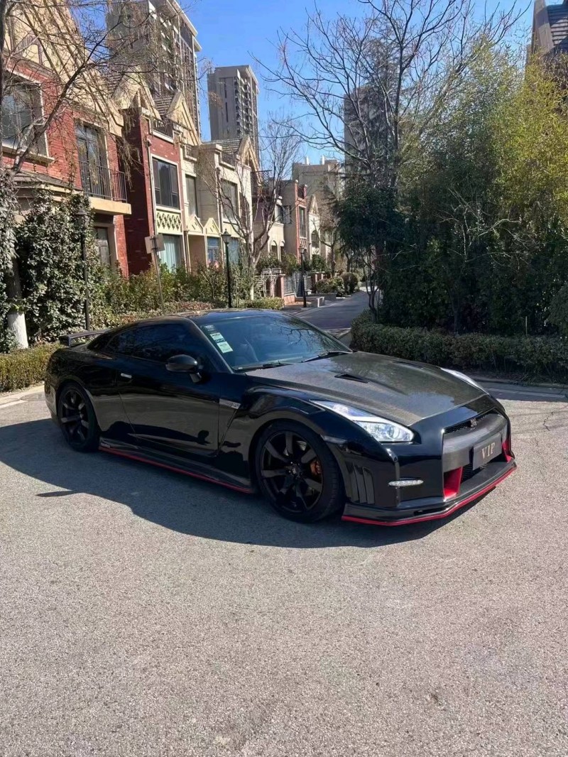 淄博10年日产GT-R2