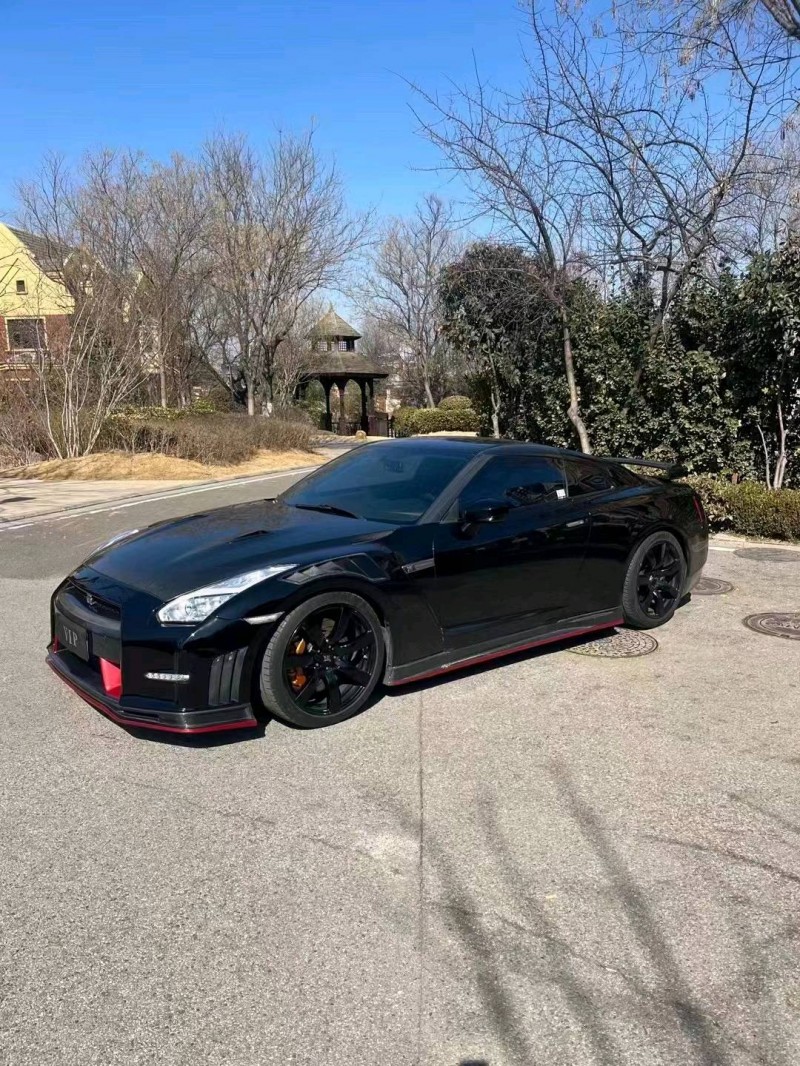淄博10年日产GT-R3