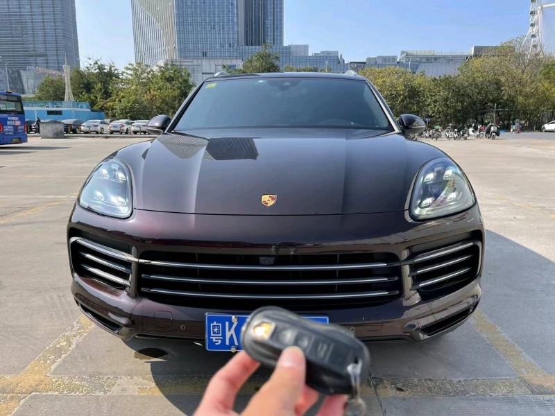 佛山19年保时捷卡宴1