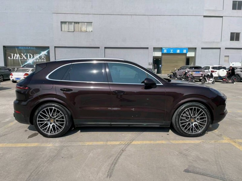 佛山19年保时捷卡宴4