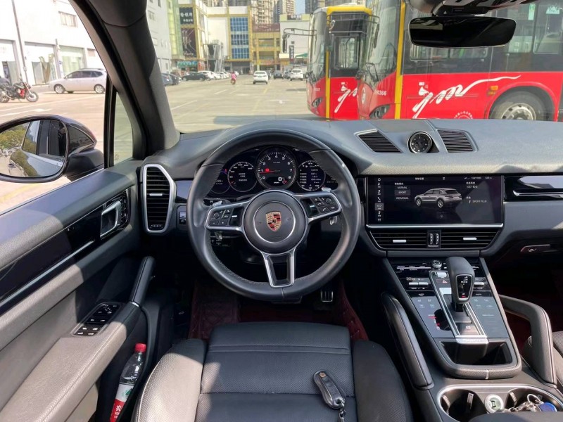 佛山19年保时捷卡宴7