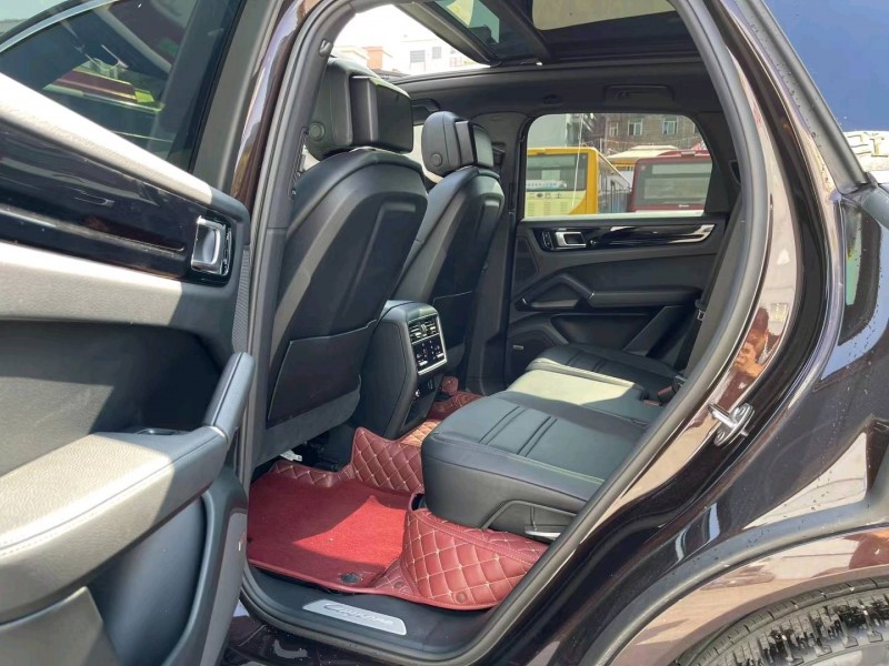 佛山19年保时捷卡宴9