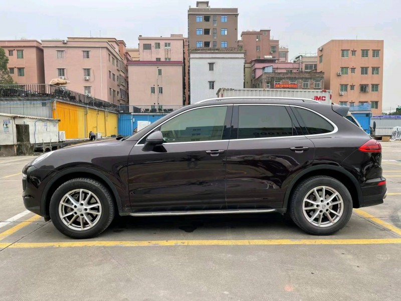 佛山16年保时捷卡宴4