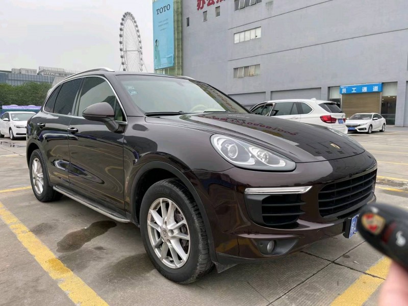 佛山16年保时捷卡宴3