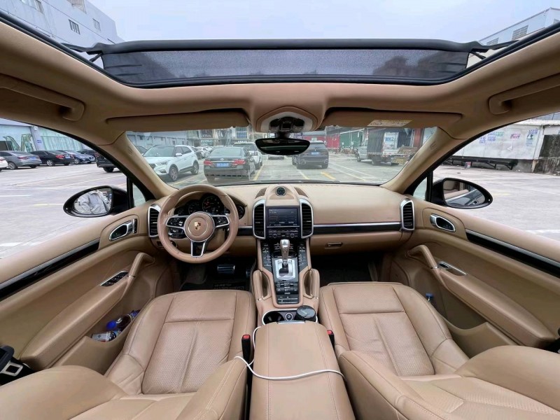 佛山16年保时捷卡宴7