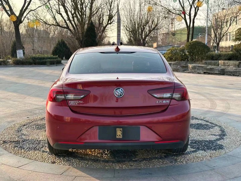 青岛18年别克君威9