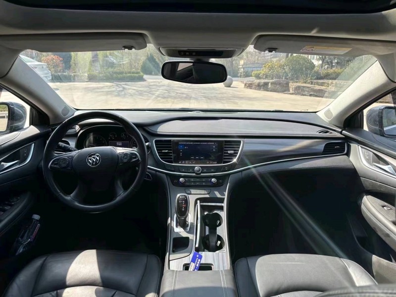 青岛19年别克君越8