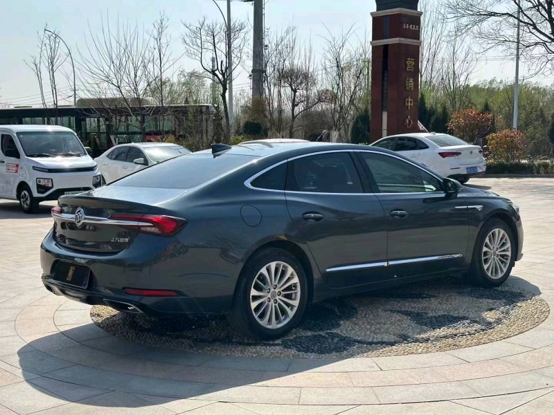 青岛19年别克君越7