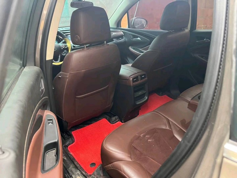 济宁16年别克昂科威3