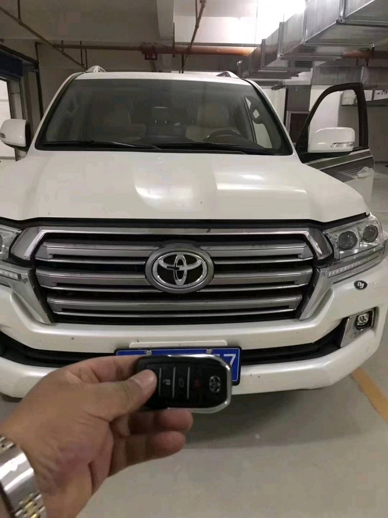 济宁18年丰田兰德酷路泽1