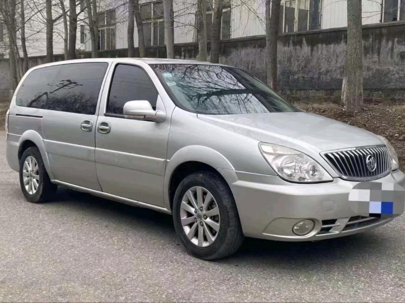 青岛13年别克GL82