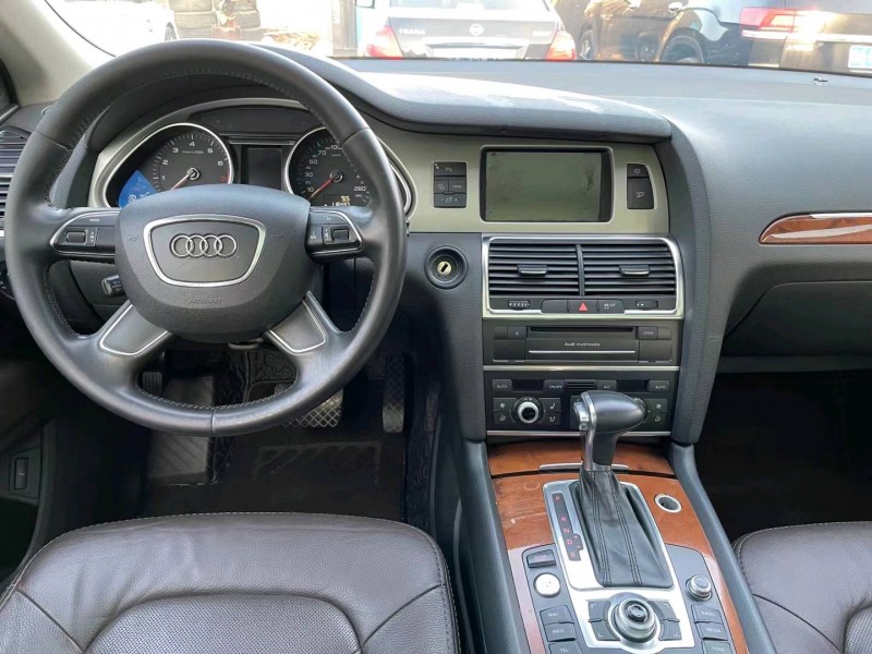 济南14年奥迪Q78