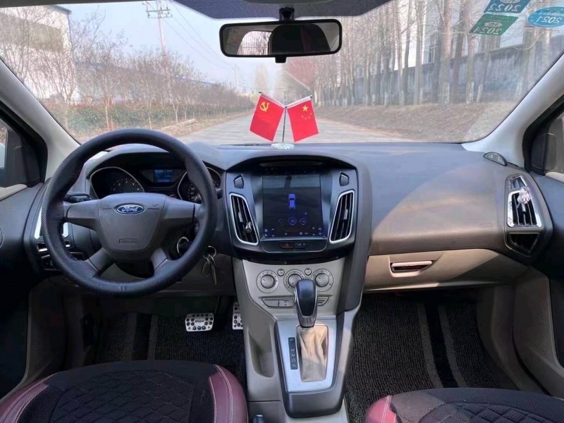 青岛14年福特福克斯4