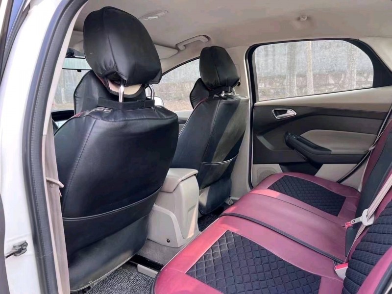 青岛14年福特福克斯5