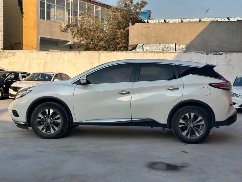 济宁16年日产楼兰3