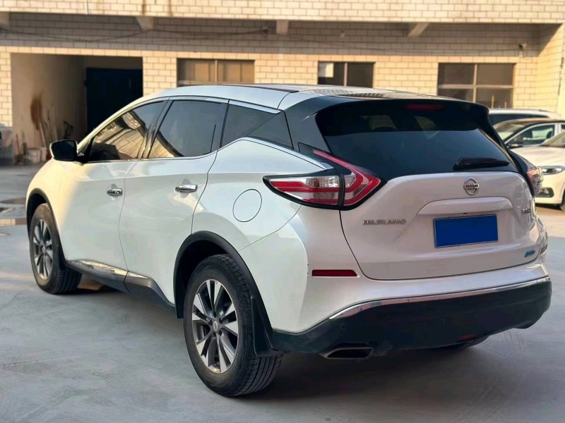 济宁16年日产楼兰7