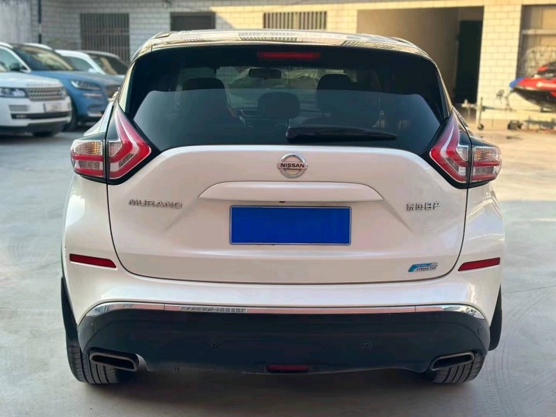 济宁16年日产楼兰8