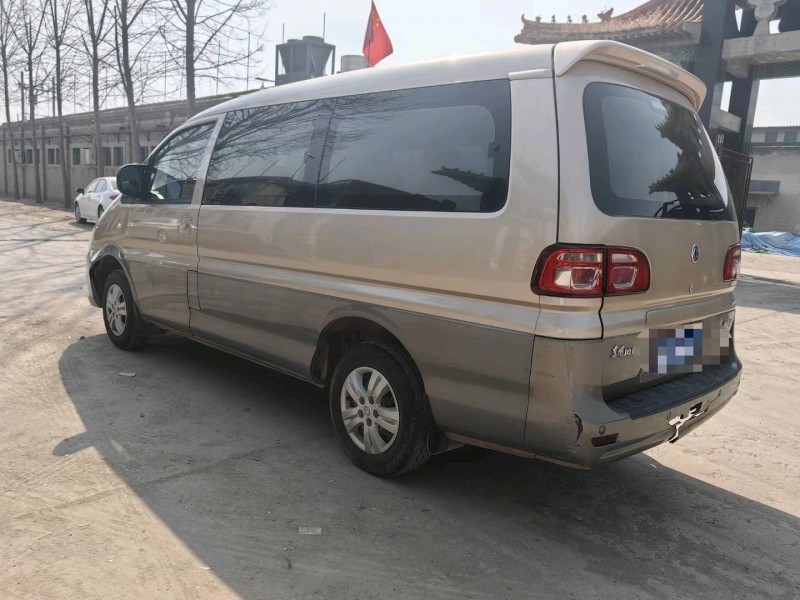 保定18年东风菱智8