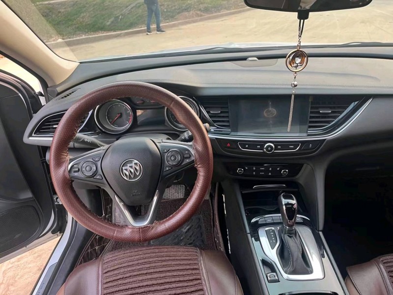 徐州19年别克君威5