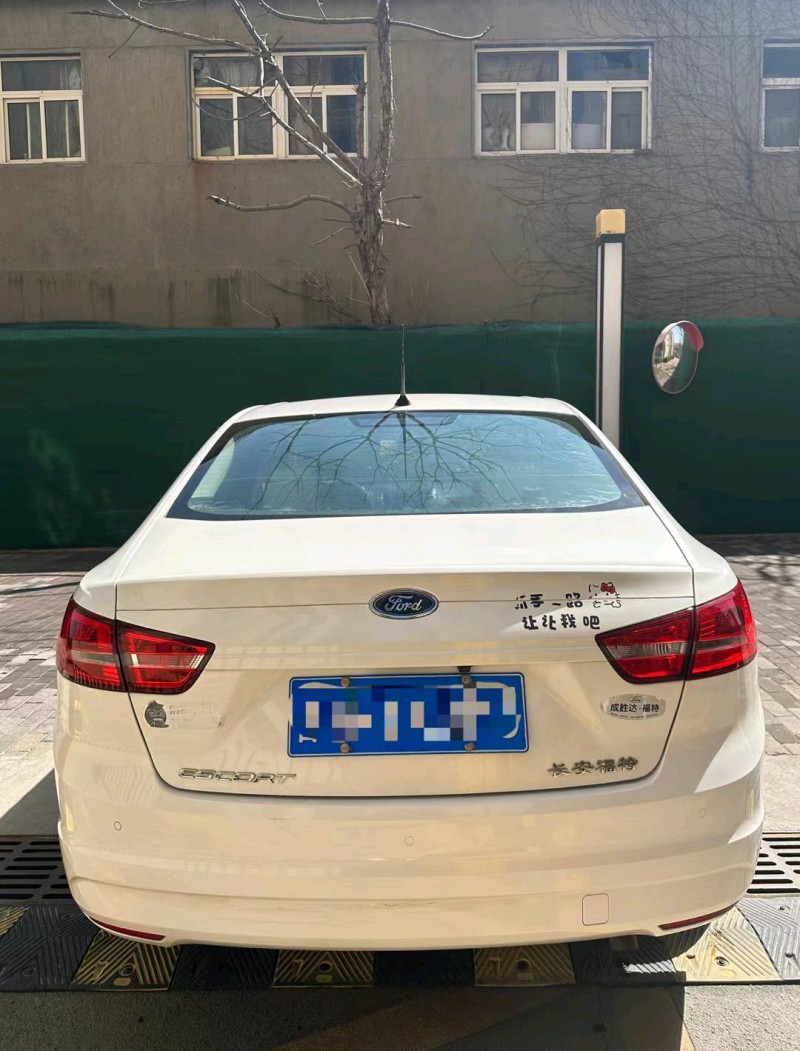 青岛16年福特福睿斯7